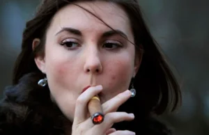 8 Things That a Real Cigar Smoker Never Does